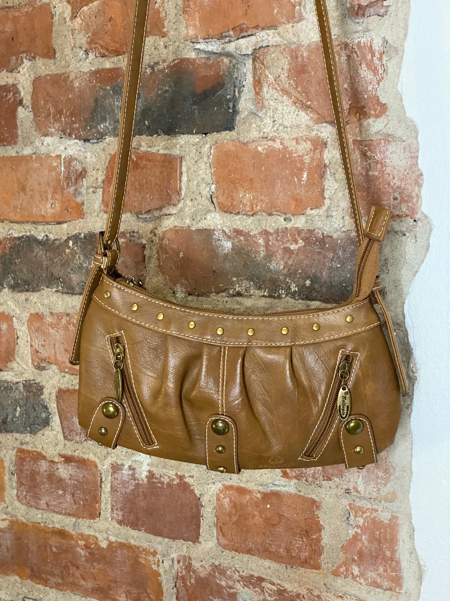 Baquette crossbody