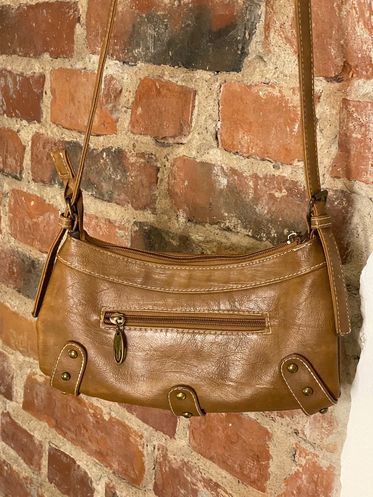Baquette crossbody