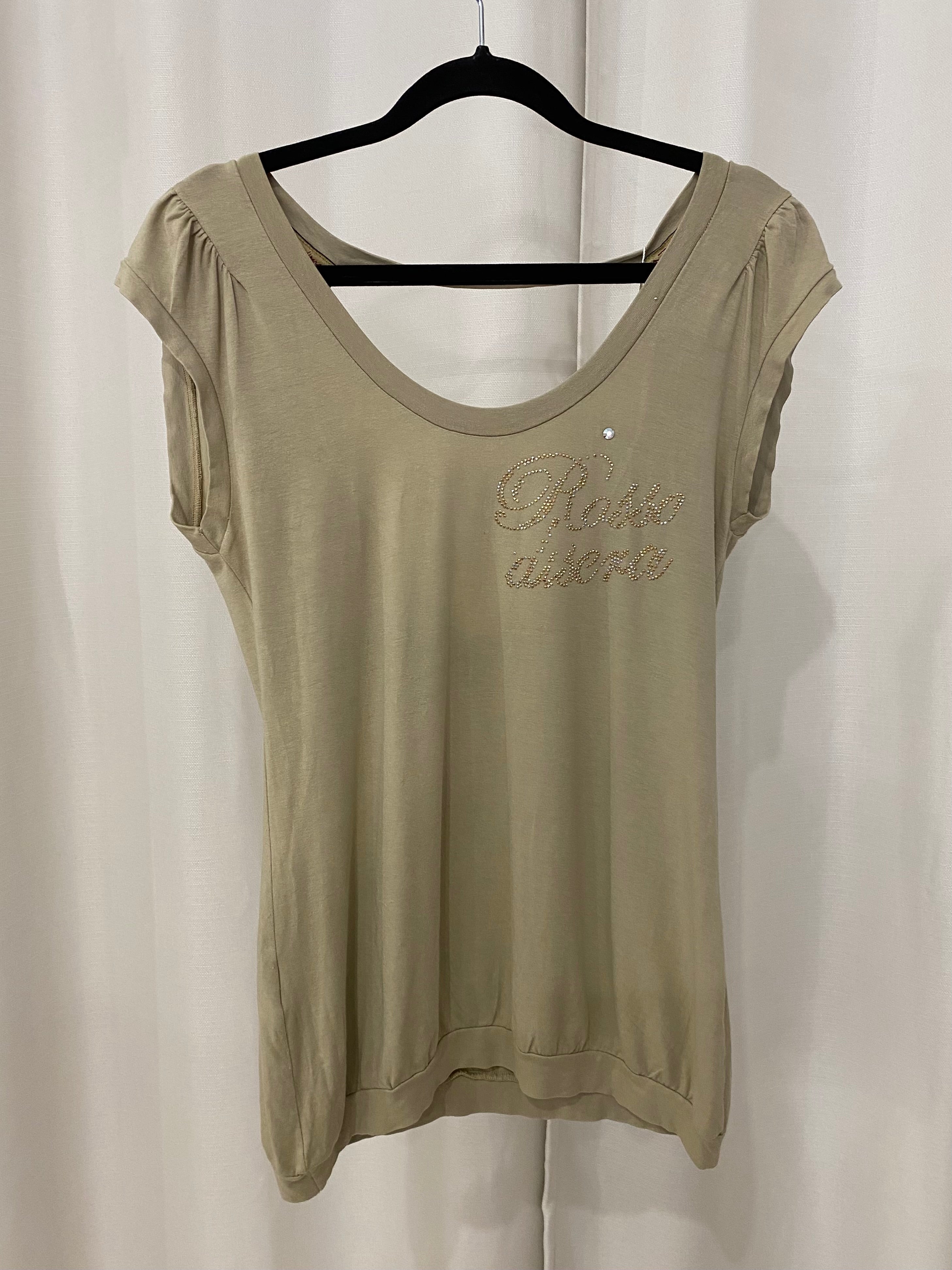 Beige t-paita