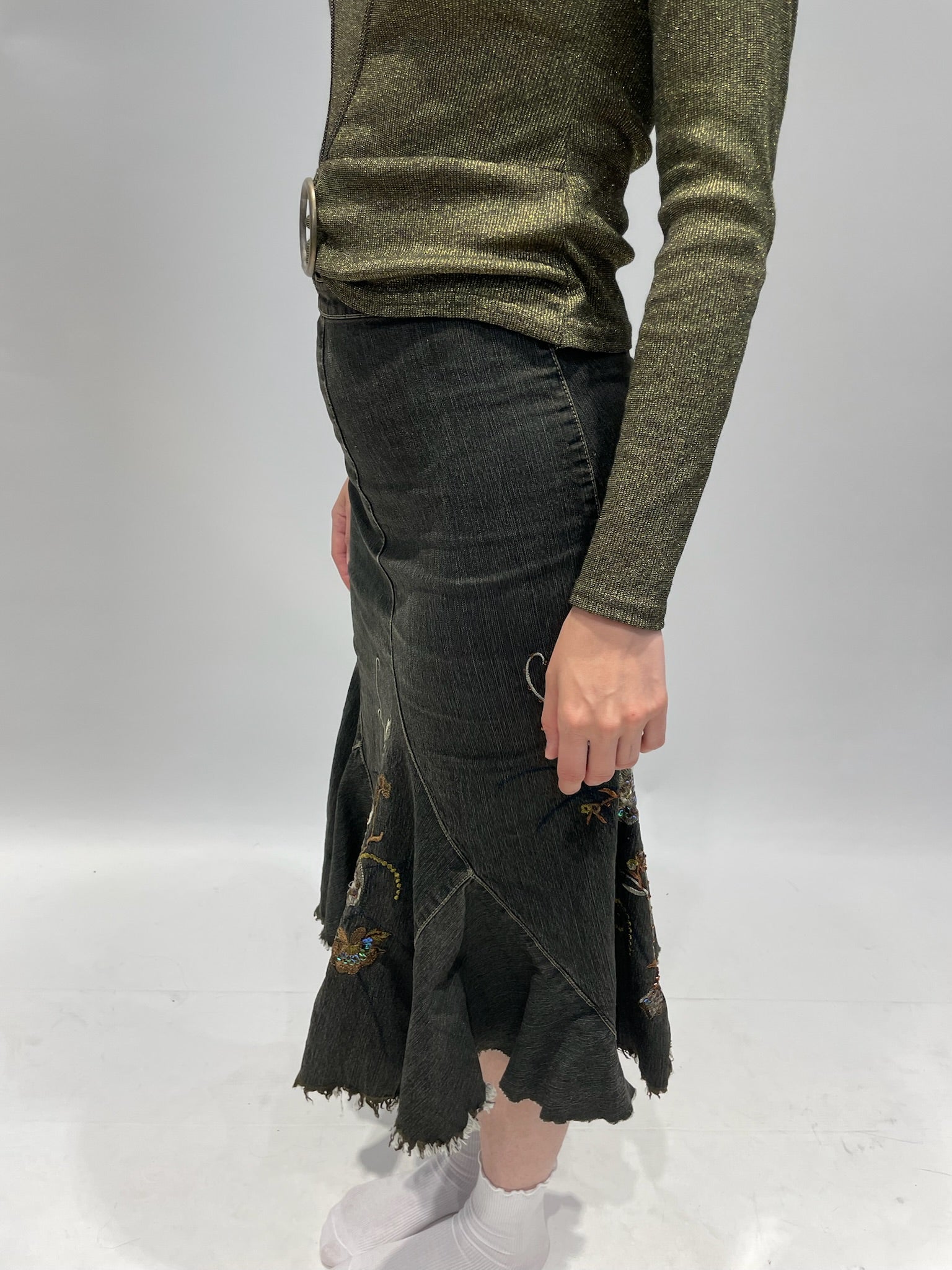 Brodeerattu farkkuhame