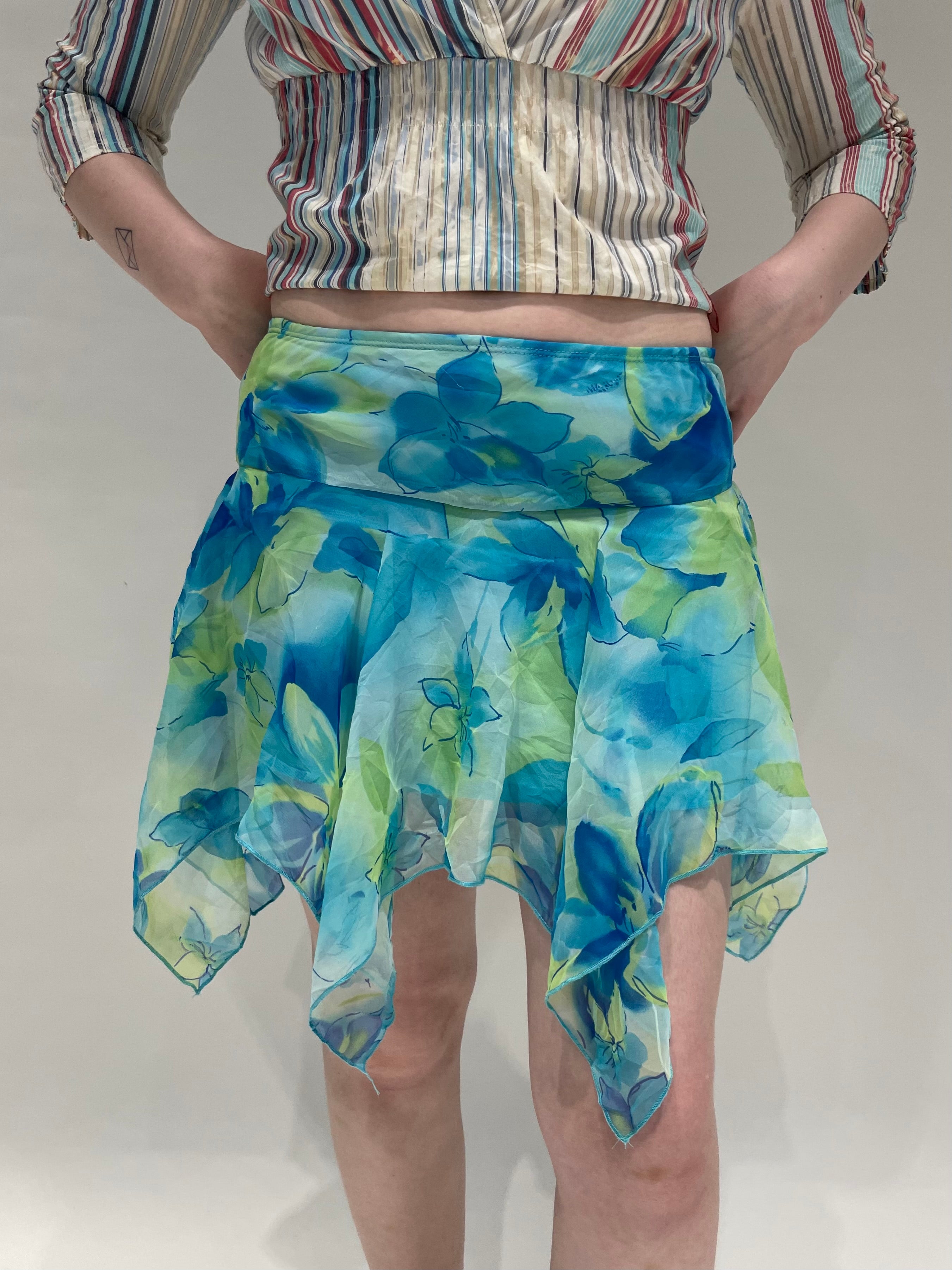 Epäsymmetrinen minihame