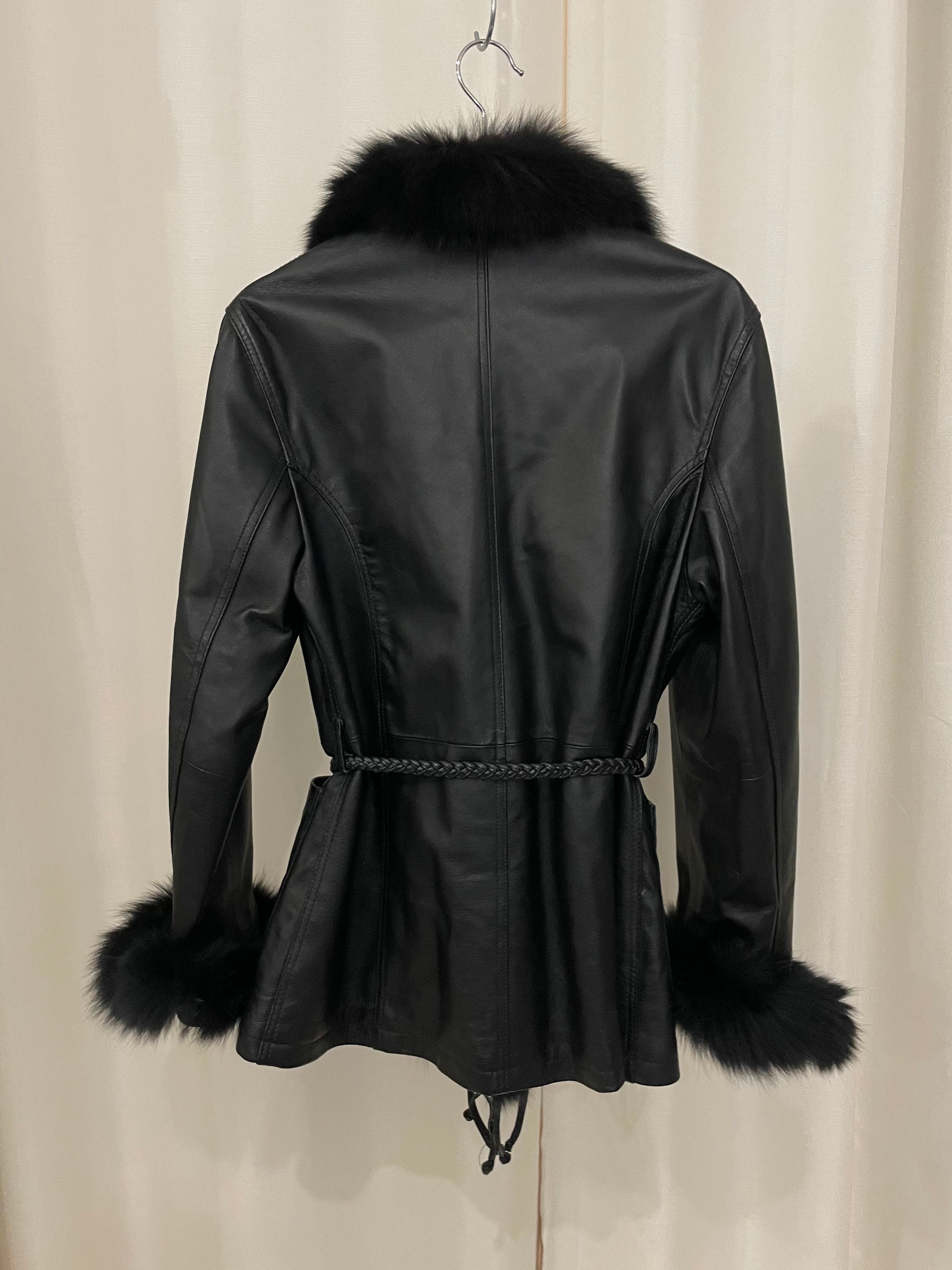 Fur trim nahkatakki